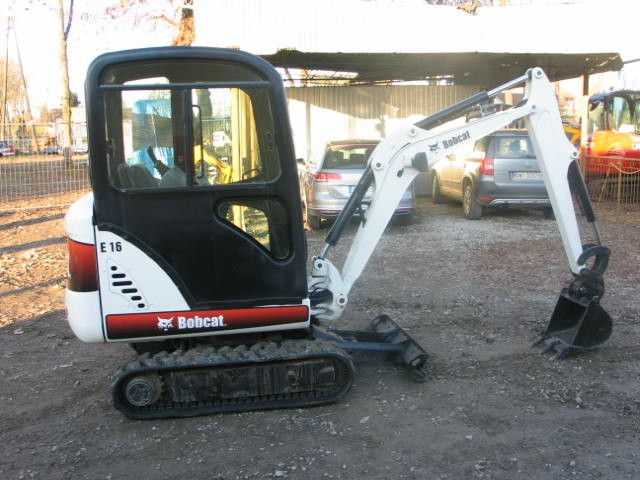 Bobcat E16 z 2012, 2013 oraz 2014 roku — zdjęcie 1
