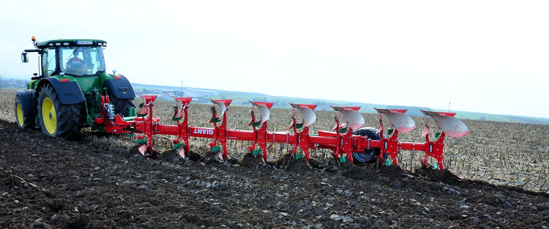 Pług obracalny półzawieszany resor resorowy GIANT Agro-Masz pługi — zdjęcie 4