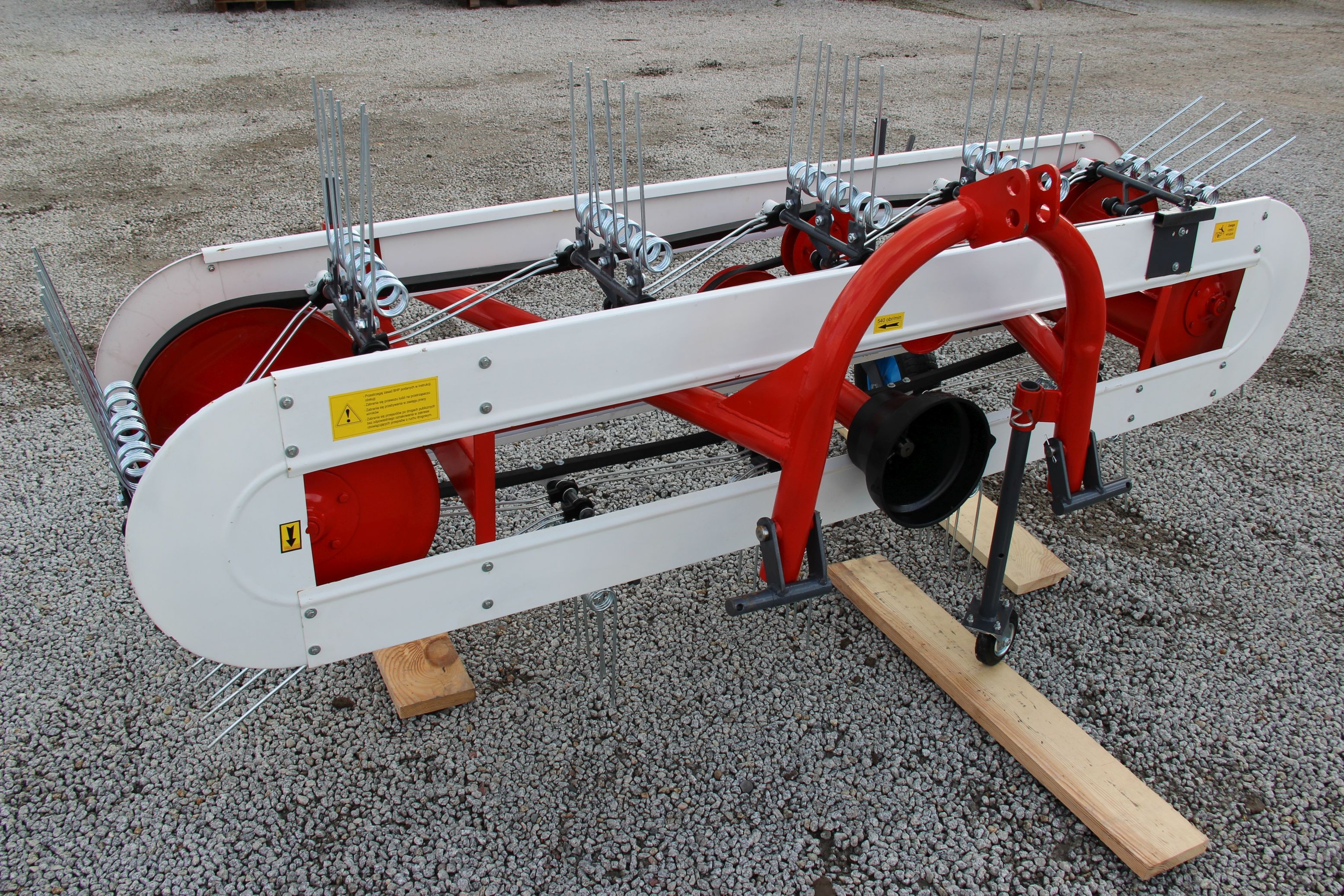 Przetrząsacz pasowy pająk pasówka hydraulicznie skladany — zdjęcie 6