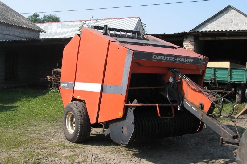 PRASA BELUJĄCA DEUTZ-FAHR — zdjęcie 1