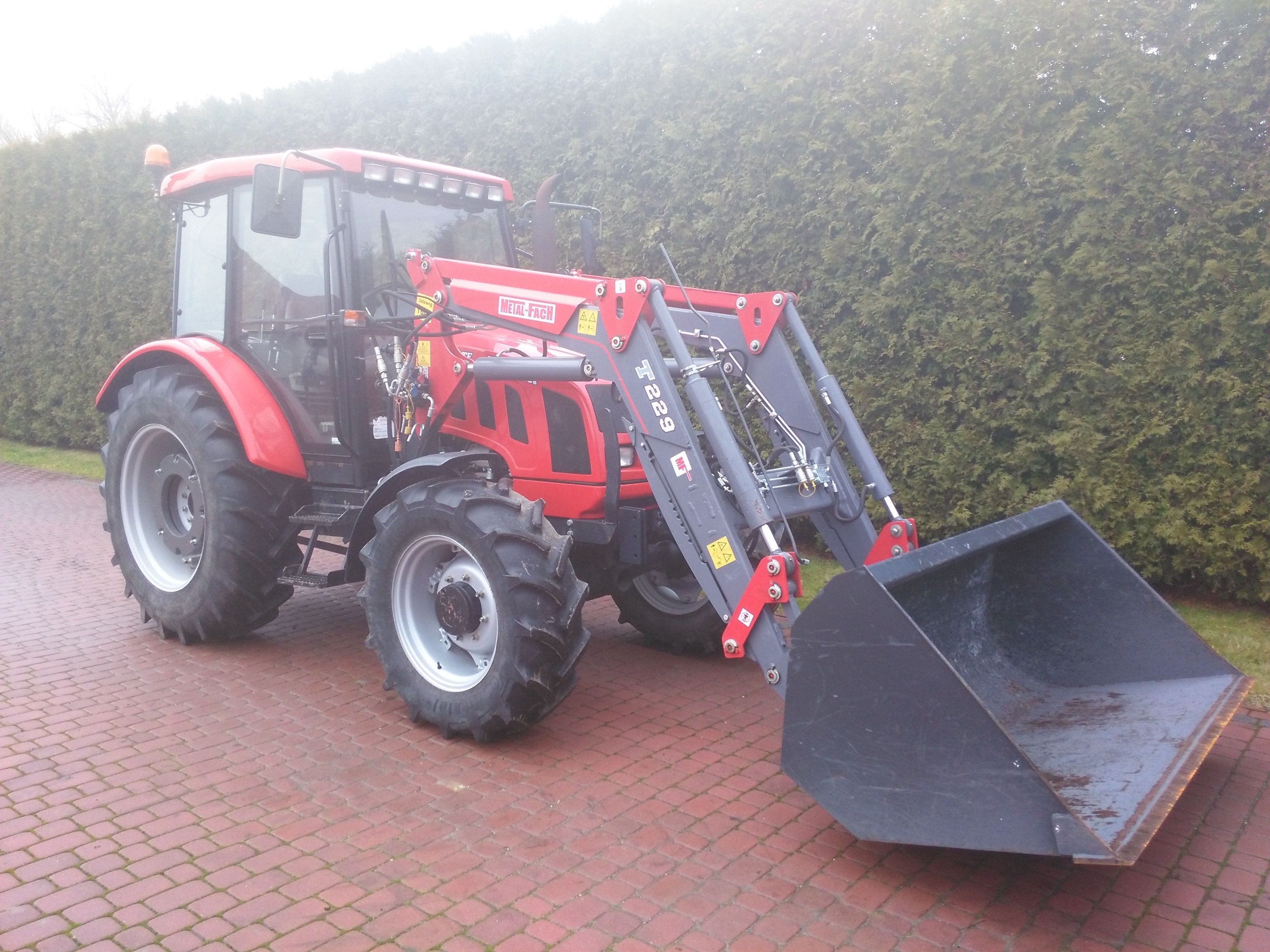 Ciągnik FARMER F-9258 TE, 1 Właściciel , Krajowy , zamiana — zdjęcie 1