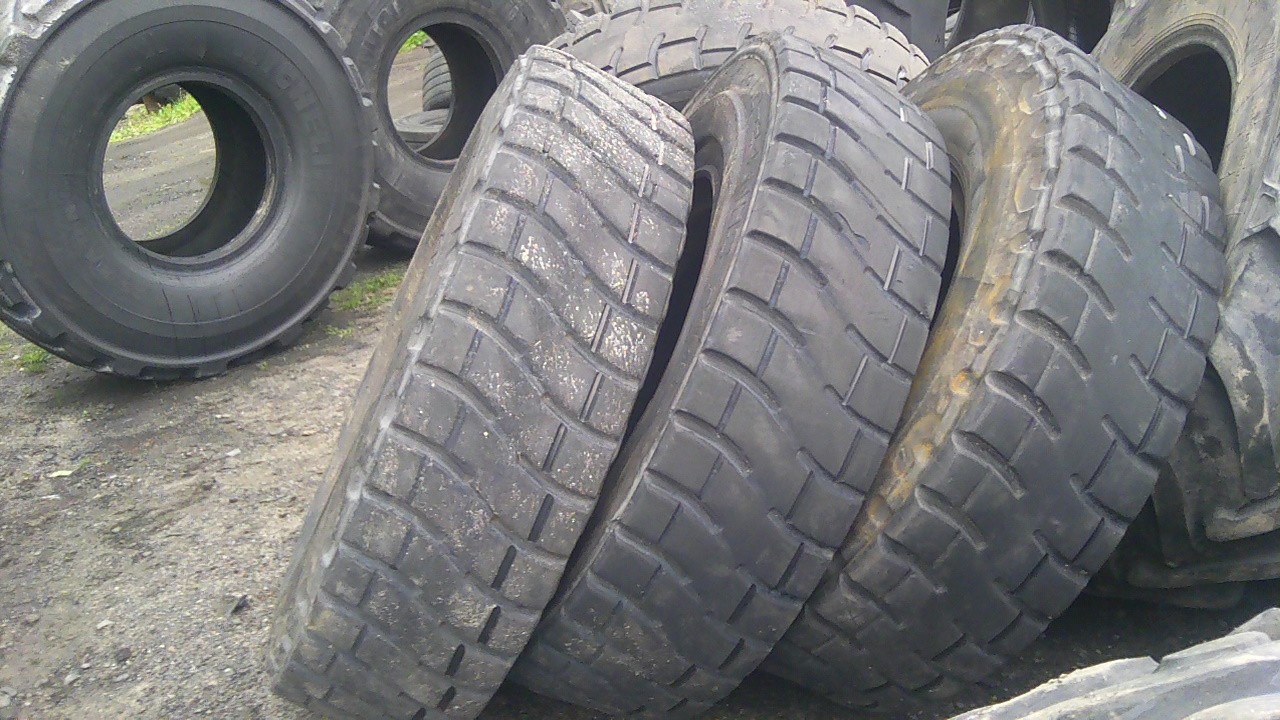 (G89) Opona 14.00 R24  — zdjęcie 1