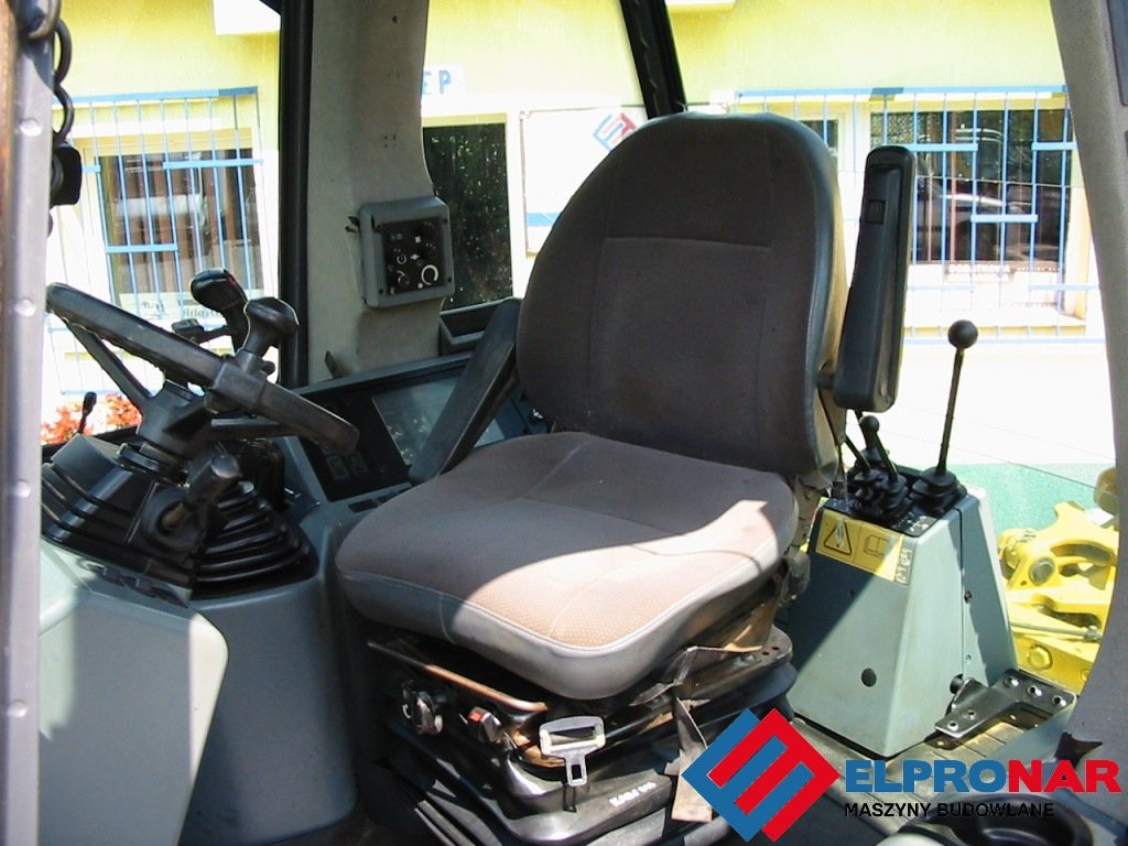 Koparka CASE 580SLE z 2001r. — zdjęcie 3