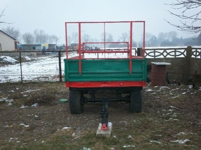 rozrzutnik obornika dwuosiowy 4,5t — zdjęcie 2