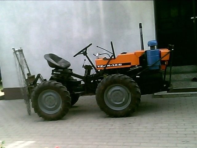 MAŁY CIĄGNIK TZ-4K-14 — zdjęcie 1