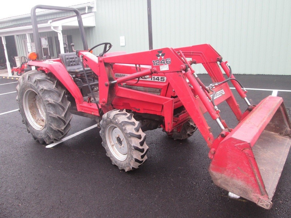 Ciągnik Massey Ferguson II45 — zdjęcie 2