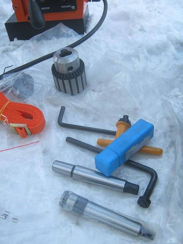 WIERTNICA MAGNETYCZNA DO STALI.  Wiertarka, gwinciarka 2280W — zdjęcie 2