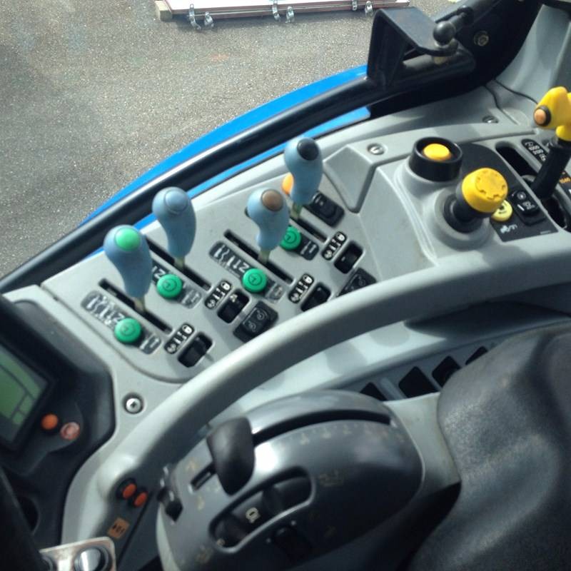 New Holland T6040 ELITE — zdjęcie 3