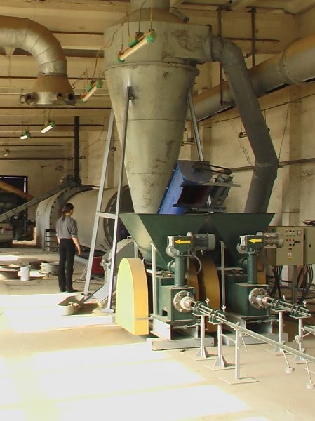 Brykieciarka mechaniczno - tłokowa do produkcji br — zdjęcie 1
