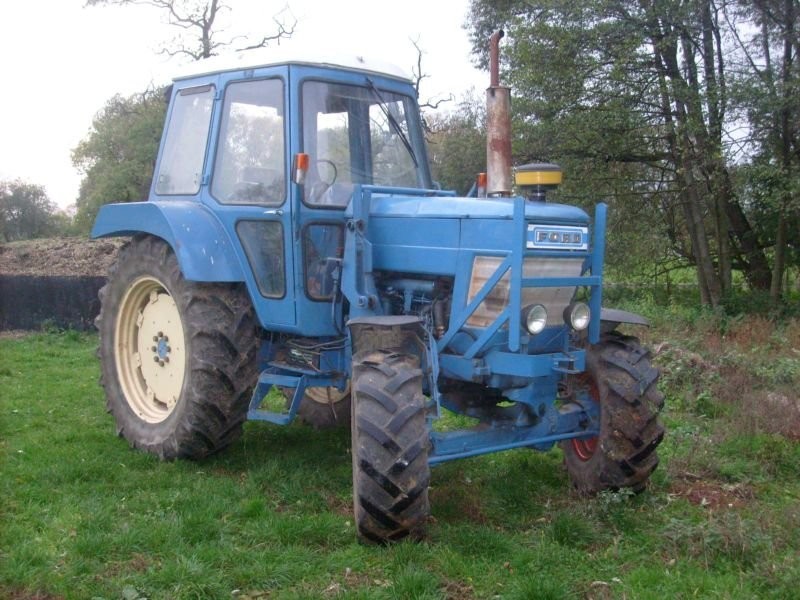 ciągnik ford 4x4 — zdjęcie 1