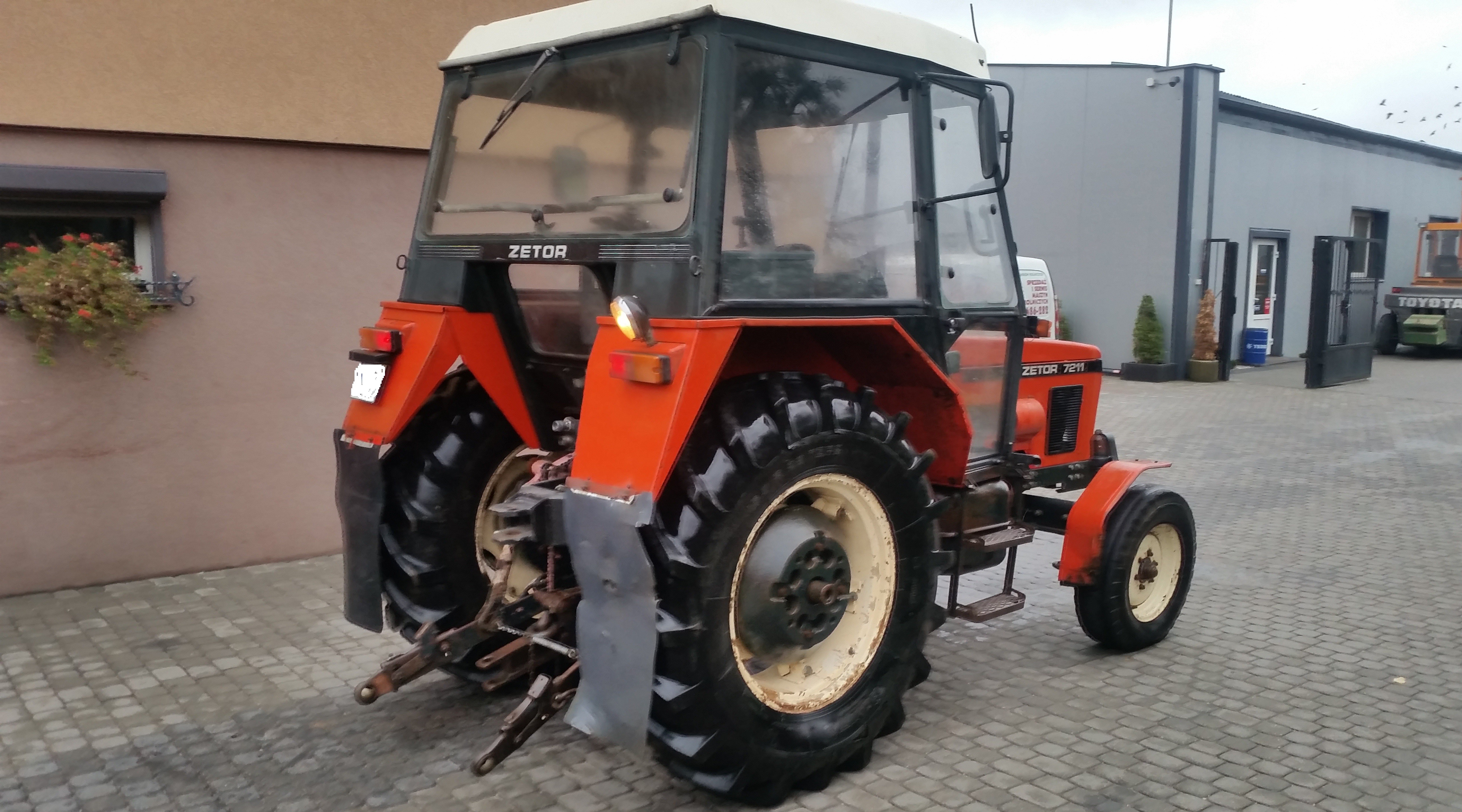 Zetor 7211 Ciągnik Traktor — zdjęcie 3