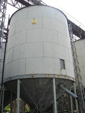 Silos zbożowy 150 ton z lejem.
