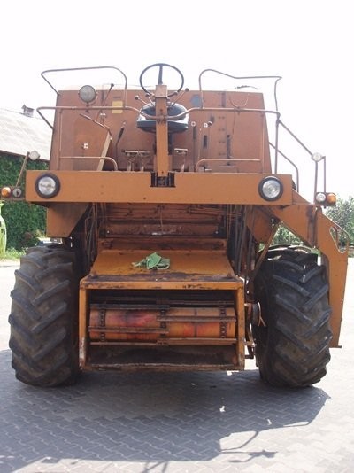 SPRZEDAM KOMBAJN ZBOŻOWY BIZON Z056 — zdjęcie 2