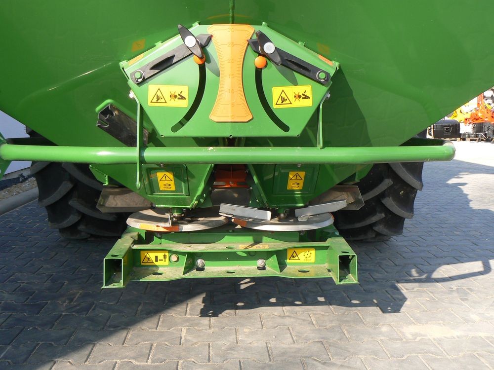 Rozsiewacz nawozów AMAZONE ZA-X Perfect 902 — zdjęcie 3