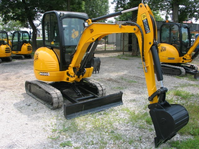 Super Okazja! Koparka JCB 8030 ZTS z 2007 roku — zdjęcie 3