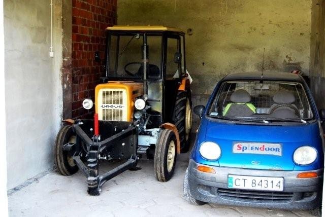 sprzedamy C330 z kabiną — zdjęcie 1