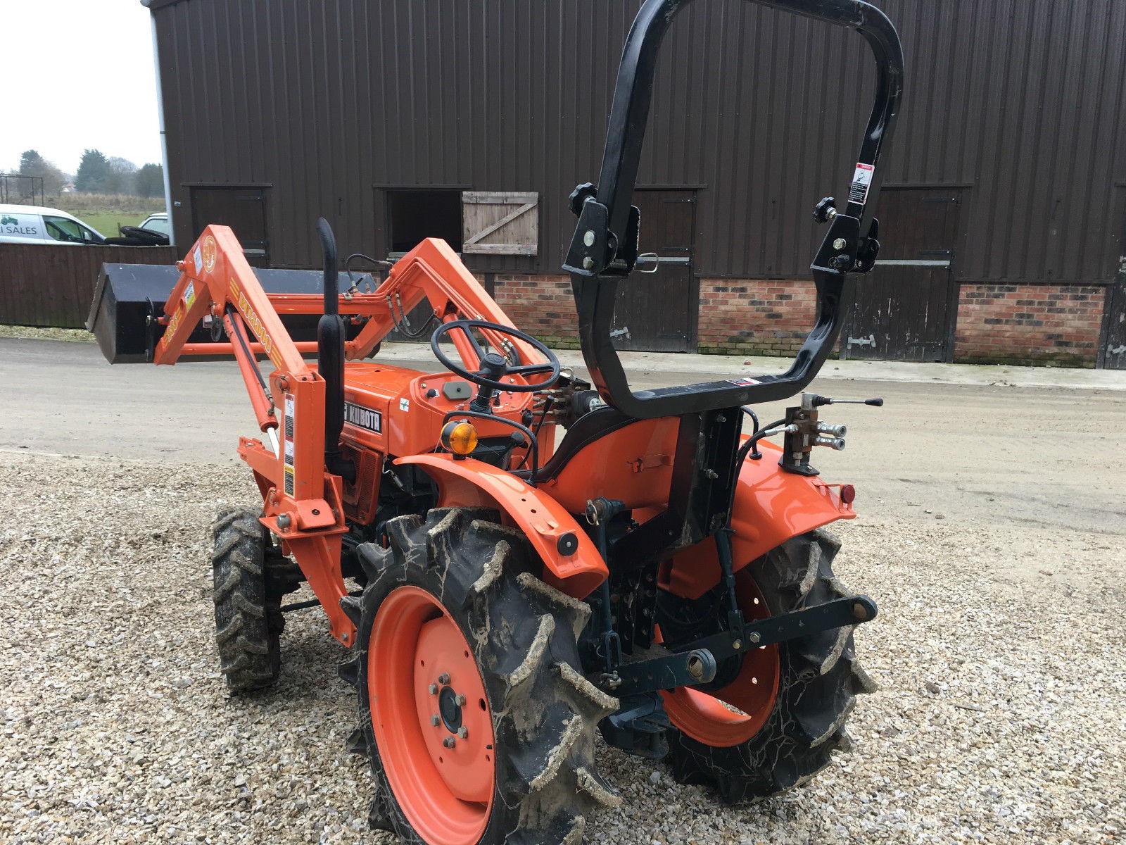 Ciągnik Kubota DT150 L-250 - stan bardzo dobry  — zdjęcie 3