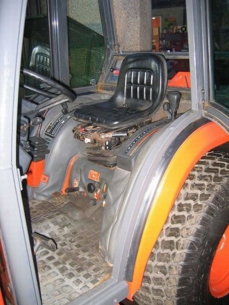 CIĄGNIK KUBOTA ST 30!! BARDZO DOBRY STAN!! — zdjęcie 2
