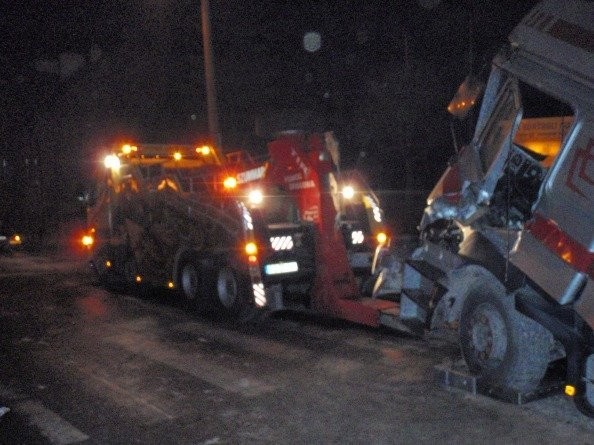 Tir holowanie 24h 600812813,pomoc drogowa Tir — zdjęcie 2