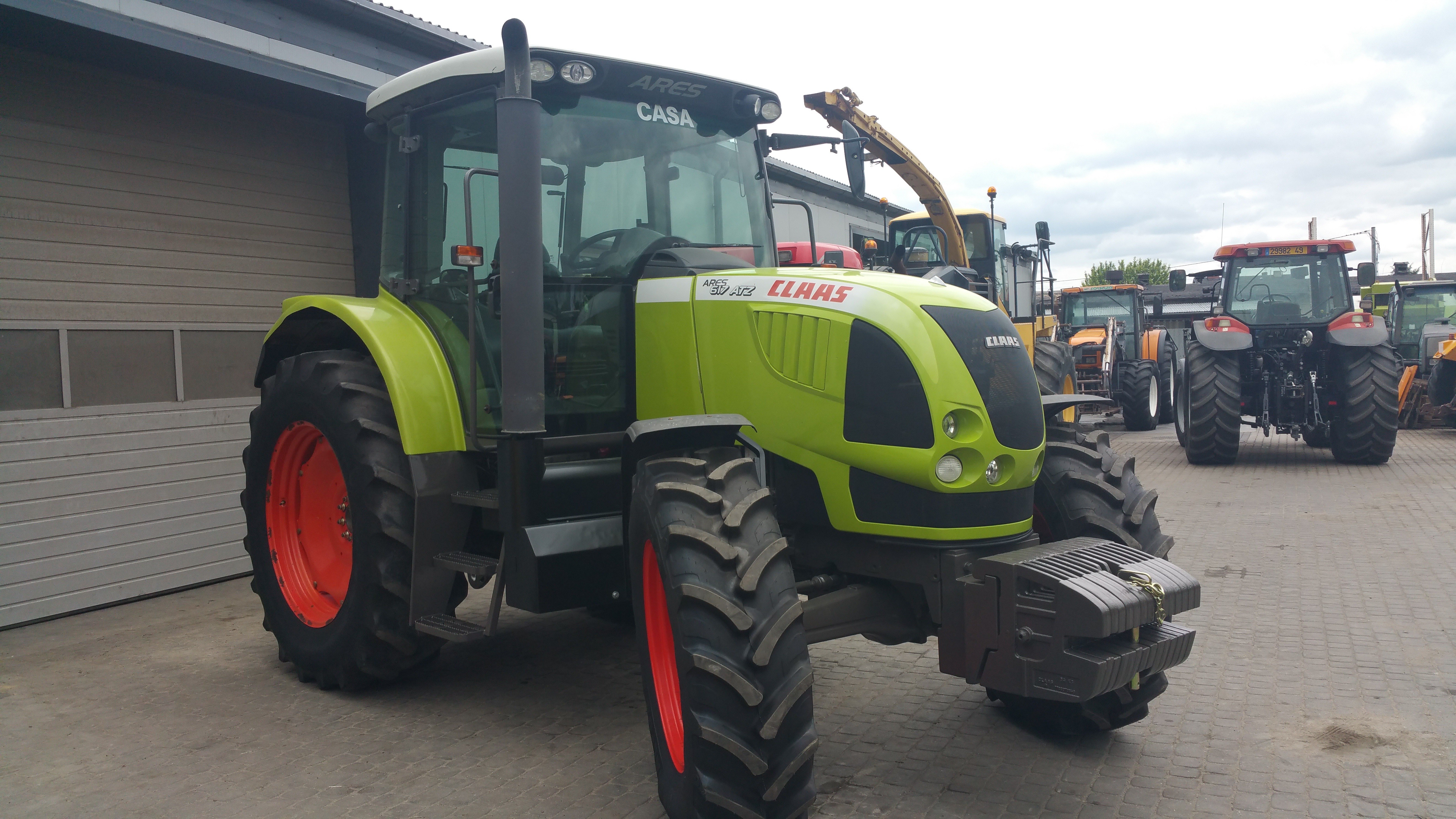 Claas ARES 617 ATZ Ciągnik rolniczy — zdjęcie 1
