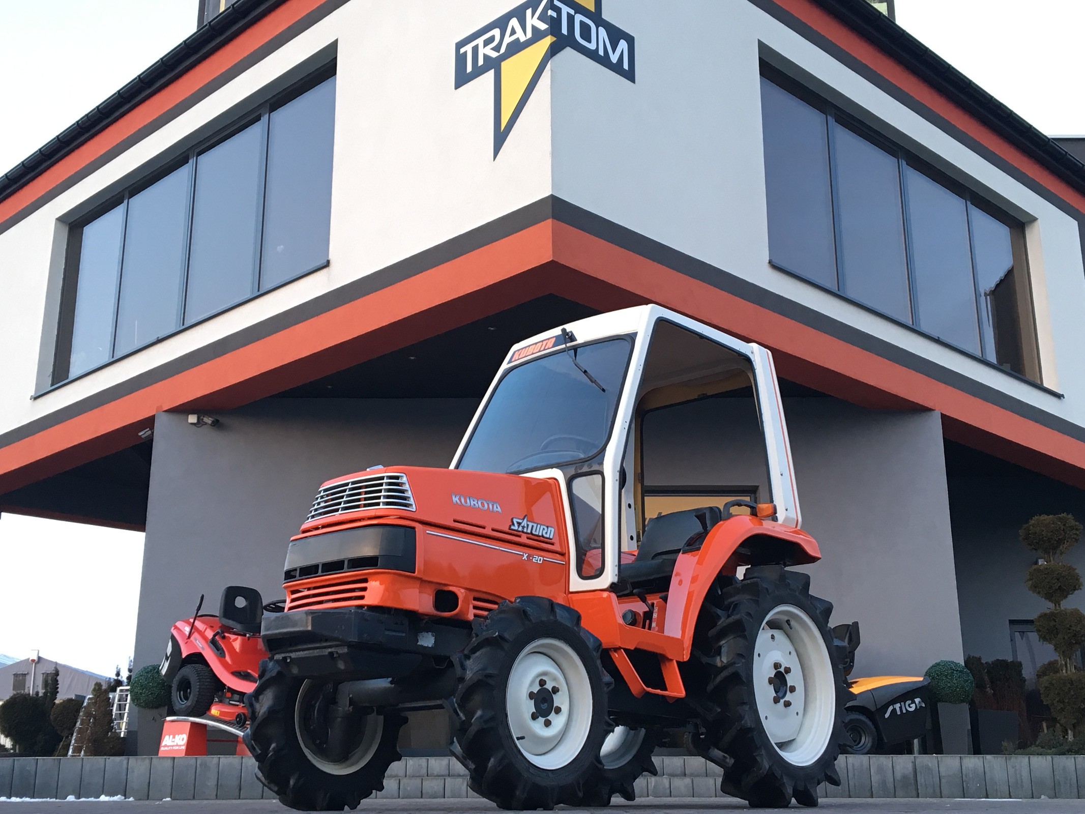 Traktorek KUBOTA SATURN X-20 Kabina 4x4 20 KM wspomaganie — zdjęcie 1