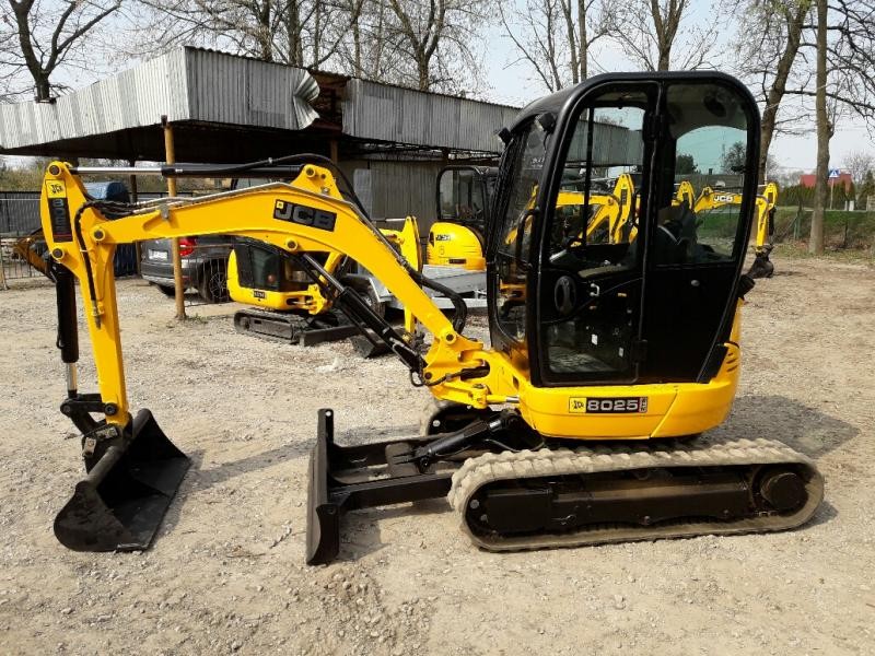 JCB 8025 ZTS z 2012 roku - mini koparka — zdjęcie 1
