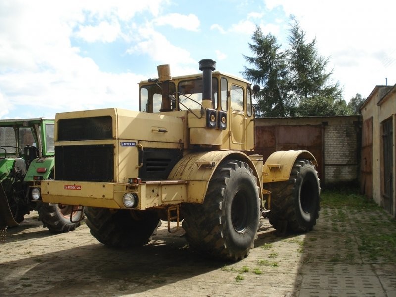 TANIO!!! KIROWIEC K 700A — zdjęcie 1