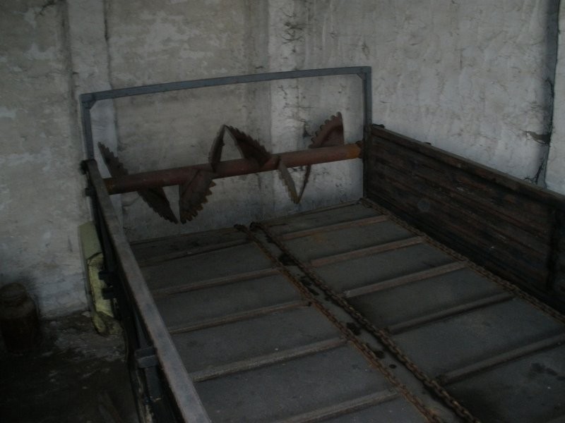 Rozrzutnik obornika dwuosiowy — zdjęcie 3