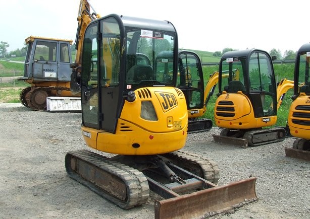 Minikoparka JCB 8025 ZTS z roku 2008 — zdjęcie 2