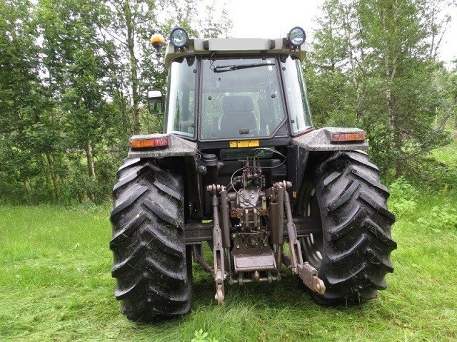 Stan idealny ciągnik Massey Ferguson 6I4O — zdjęcie 1