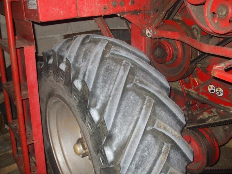 Kombajn Massey Ferguson 507 — zdjęcie 2