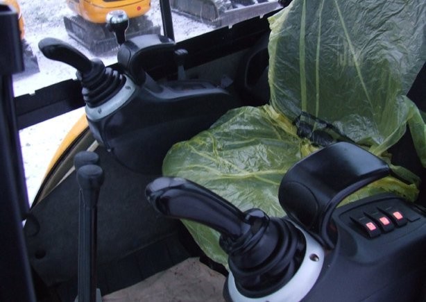 JCB 8025 ZTS Z ROKU 2007 minikoparka. — zdjęcie 5