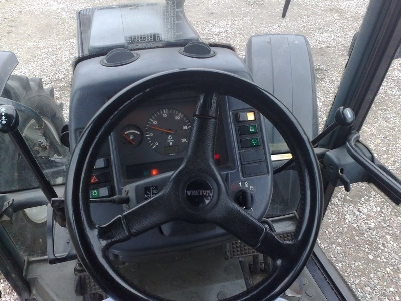 Ciągnik rolniczy Valtra 900 , rok .1999 — zdjęcie 6
