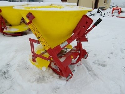 Rozsiewacz do soli, piasku do Kubota Yanmar Iseki — zdjęcie 1