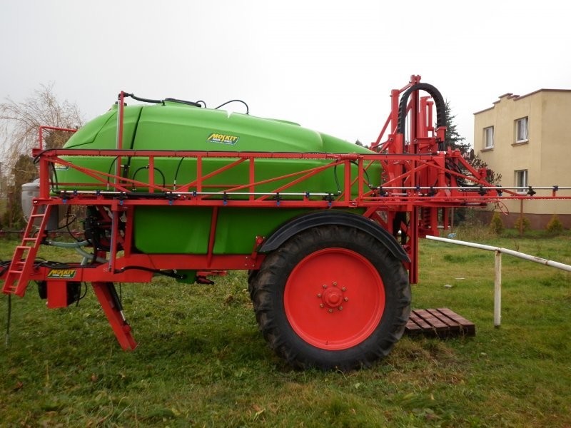 Opryskiwacz polowy przyczepiany 2000/21