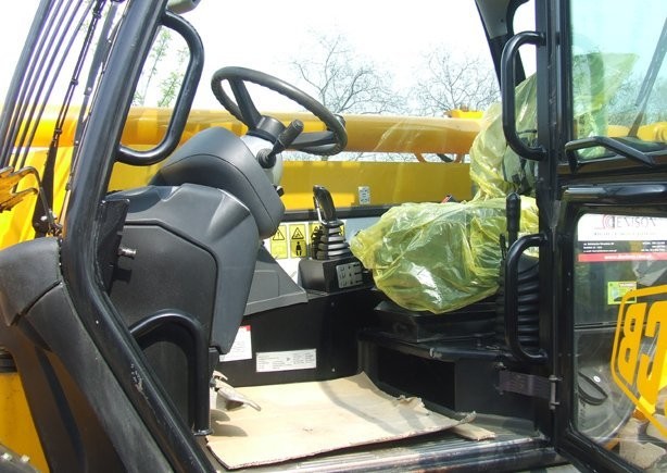 Ładowarka teleskopowa JCB 540-170 z roku 2007 — zdjęcie 2