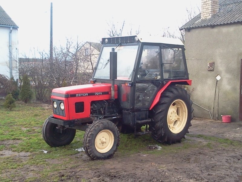 Zetor 7211 po kapitalnym remoncie silnika — zdjęcie 4