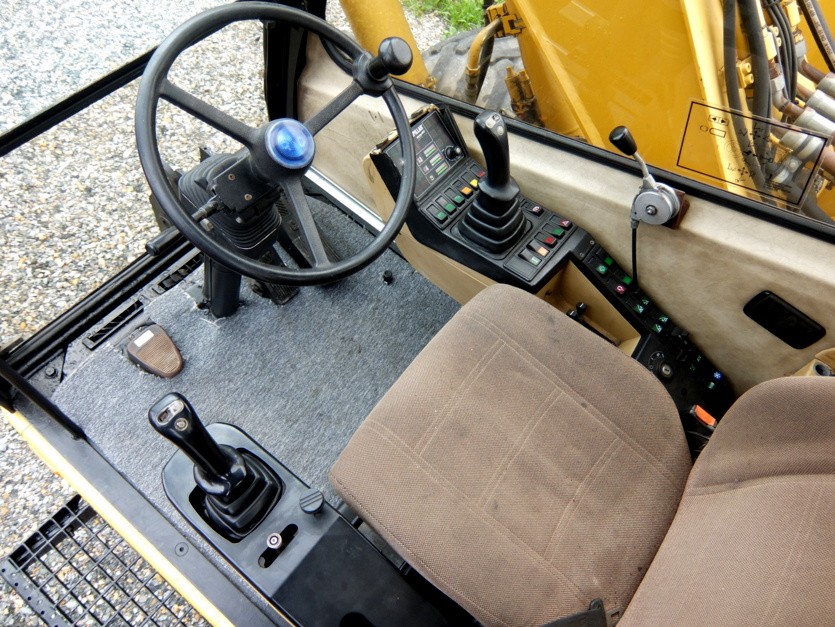 Koparka kołowa CATERPILLAR M 312, 1999r, silnik po kapitalnym remoncie — zdjęcie 5
