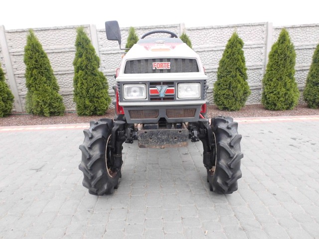 Yanmar F175 super stan mini traktor kubota iseki — zdjęcie 3