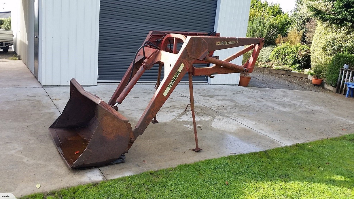 Ciągnik Massey Ferguson 275 + ładowacz czołowy — zdjęcie 4