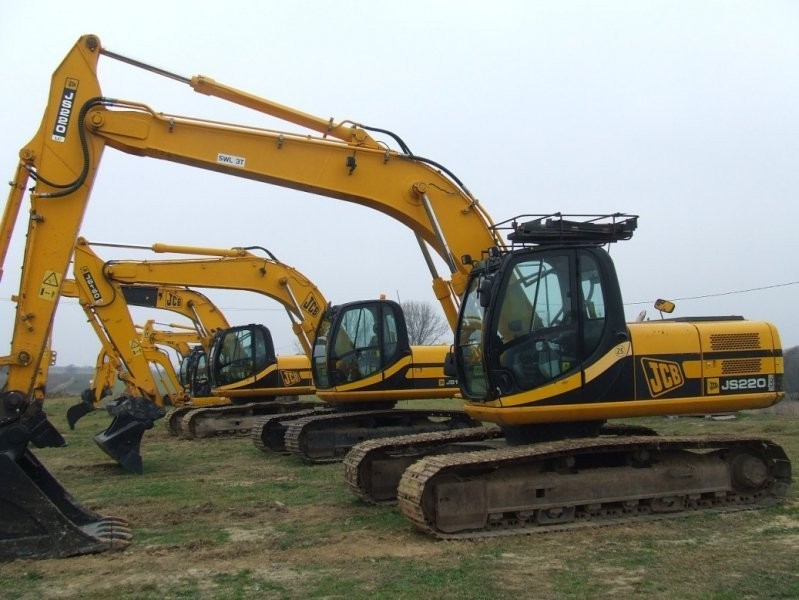 Koparka gąsienicowa- JCB JS 130 LC z roku 2006. — zdjęcie 4