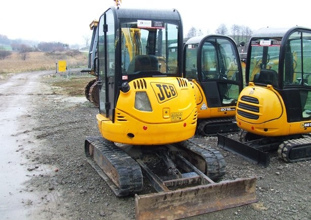 okazja sprzedam minikoparkę JCB 8025 ZTS rok 2008 — zdjęcie 2