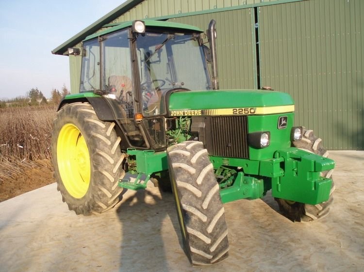 JOHN DEERE 2250 / 1992 rok — zdjęcie 1