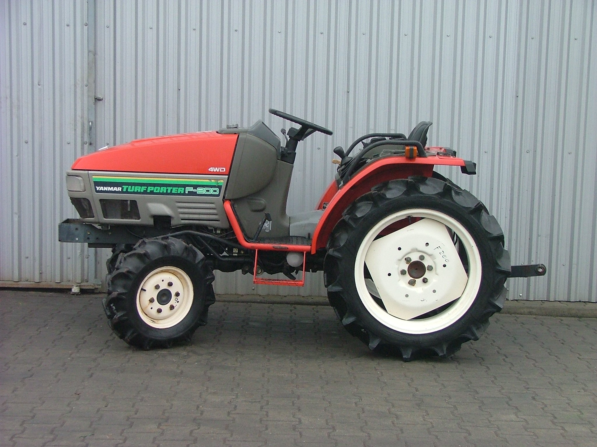 Yanmar F200 - 2004 — zdjęcie 2