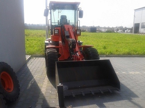 ŁADOWARKA TELESKOPOWA TAIAN TL1500 — zdjęcie 1