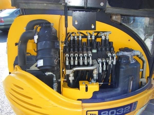 JCB 8032 ZTS 2005 — zdjęcie 2