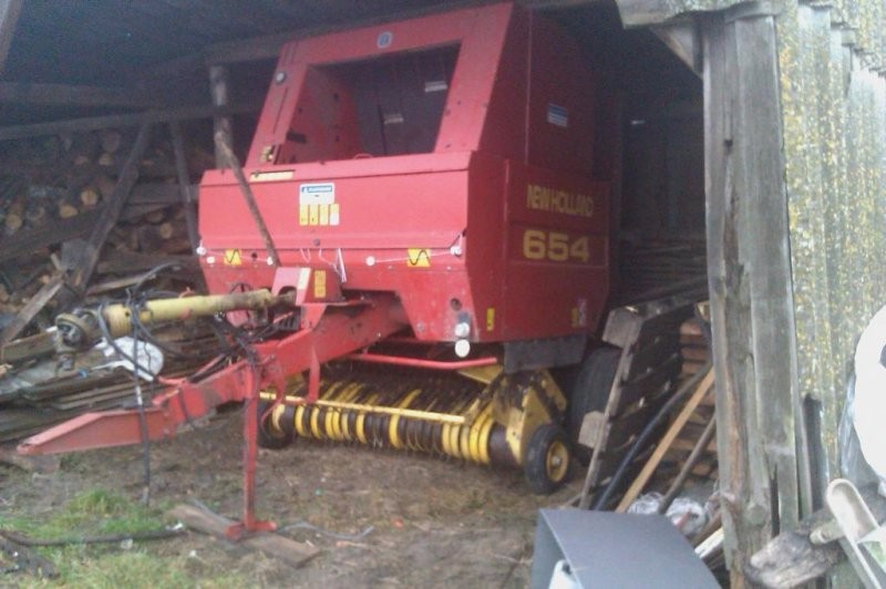 Prasa New Holland 654 - 1997 — zdjęcie 1