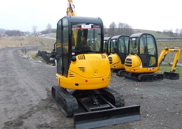 Minikoparka JCB 8025 ZTS z roku 2007 — zdjęcie 2