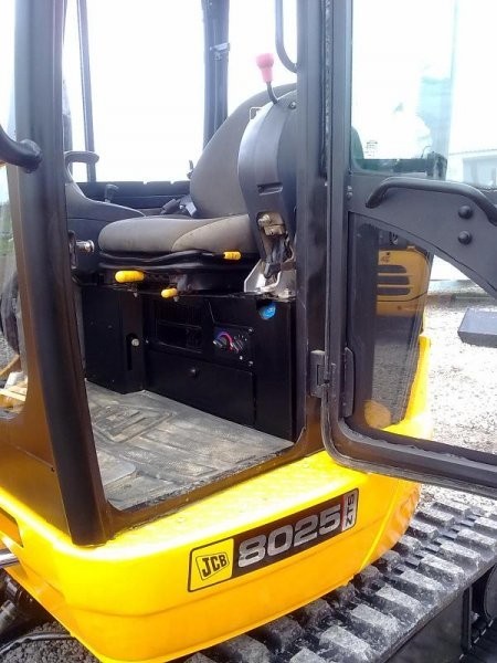 JCB 8025 ZTS 2007 rok --- koparka gąsienicowa — zdjęcie 1