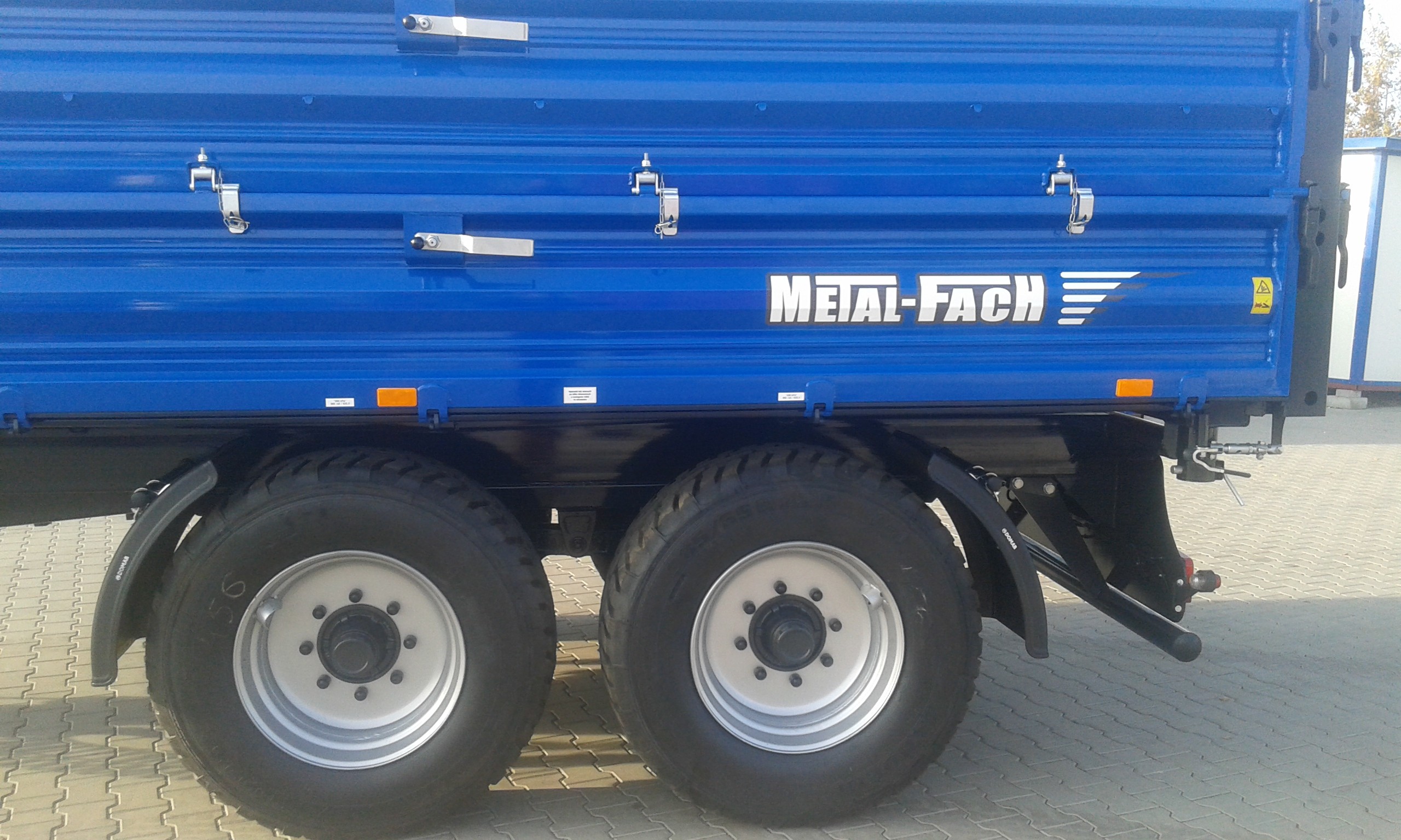 Przyczepa rolnicza ciężarowa firmy Metal-fach T730/1 8T — zdjęcie 7
